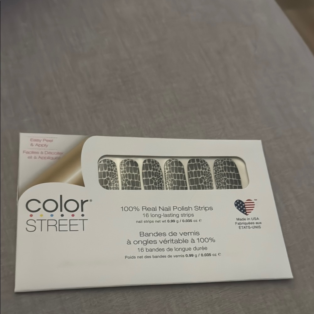 Color Street Nail Strips - Hiss and Make-Up